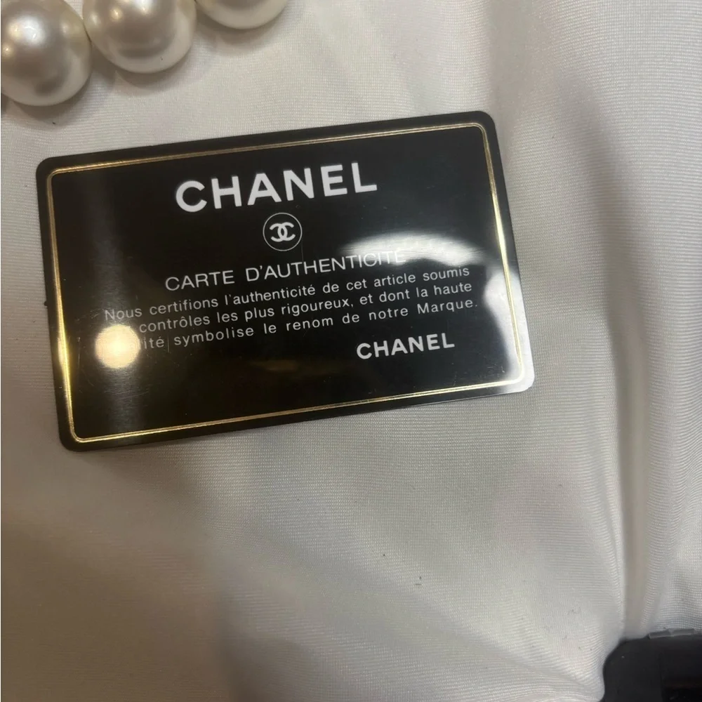 CHANEL MAXI PEARLS Clutch With Chain Bag - Picture 13 of 13